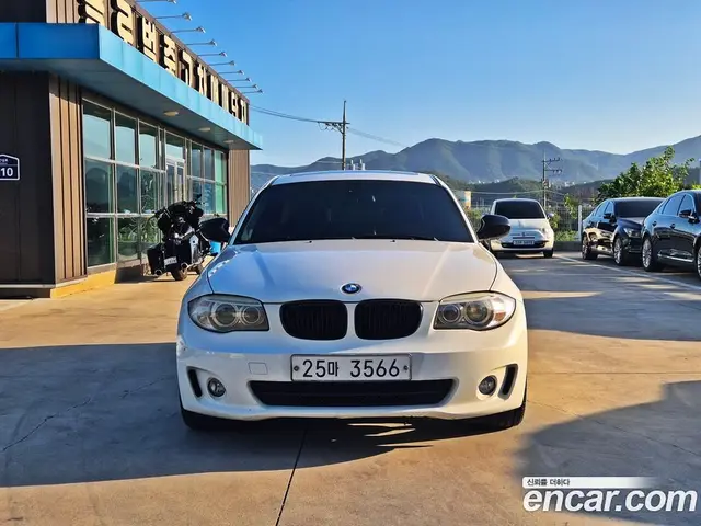 BMW 1 серия 2011 2.0 АКПП, миниатюра 2 BMW 1 серия 2011 2.0 АКПП, миниатюра 2