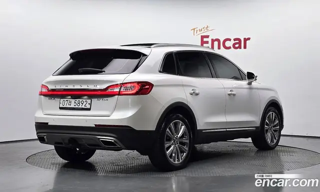 Lincoln MKX, 2018, 120 954 км