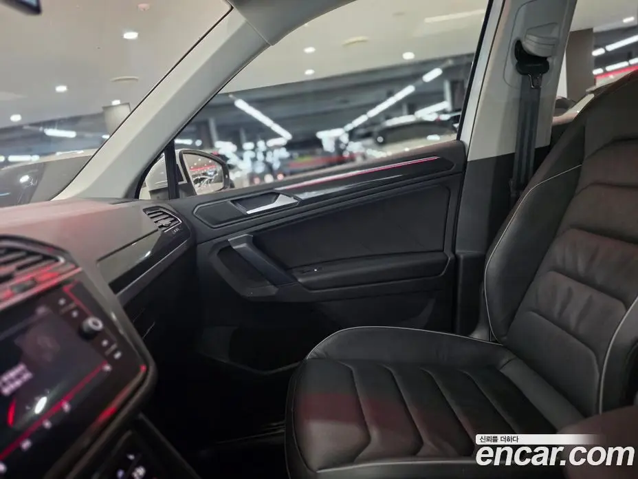 Volkswagen Tiguan 2022 2.0 АКПП, фото 14