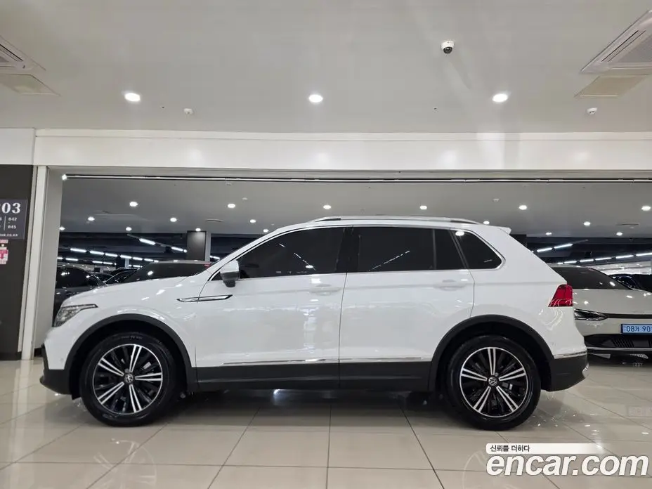 Volkswagen Tiguan 2022 2.0 АКПП, фото 3