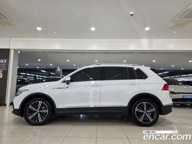 Volkswagen Tiguan 2022 2.0 АКПП, миниатюра 3