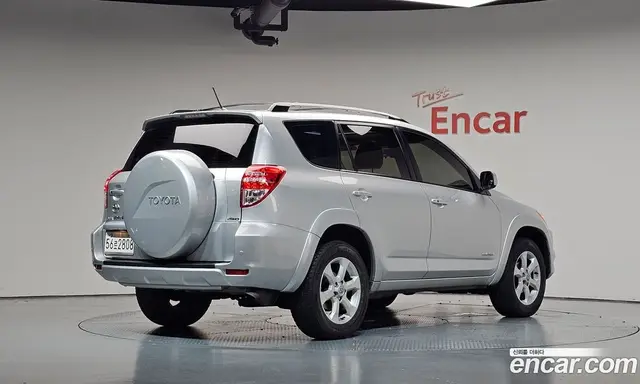 Toyota RAV4, 2011, 127 293 км