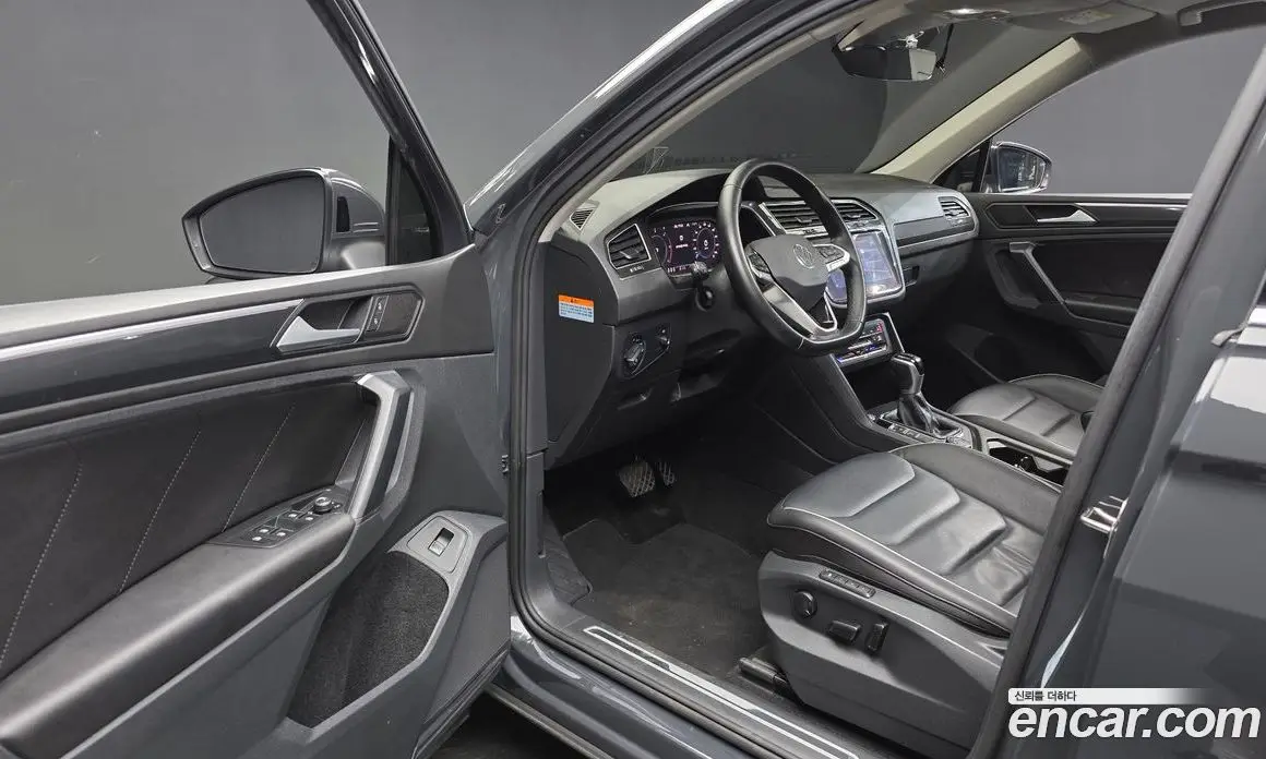 Volkswagen Tiguan 2021 2.0 АКПП, фото 13