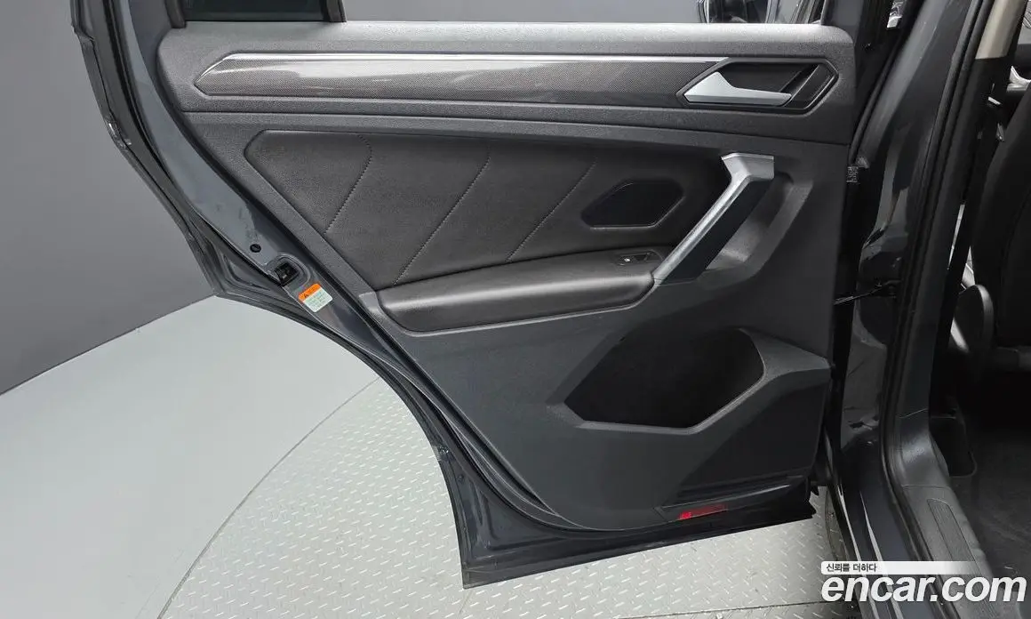 Volkswagen Tiguan 2021 2.0 АКПП, фото 15