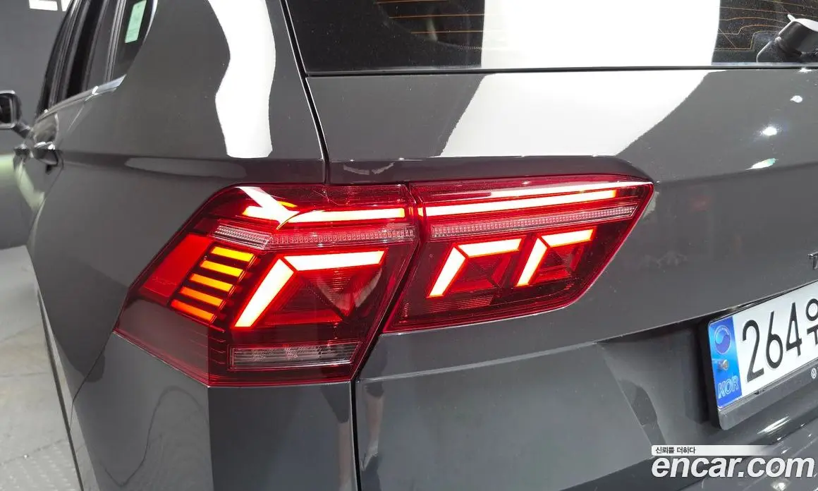 Volkswagen Tiguan 2021 2.0 АКПП, фото 9