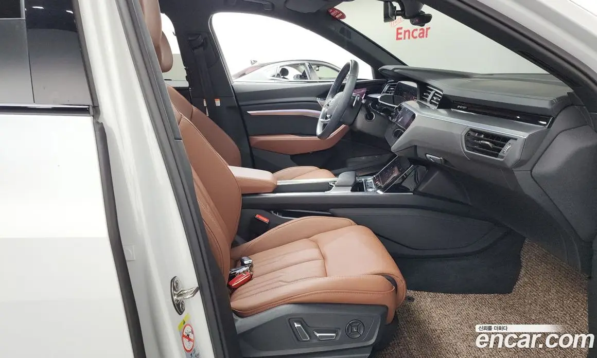 Audi Q8 e-tron 2024 0.3 АКПП, фото 16