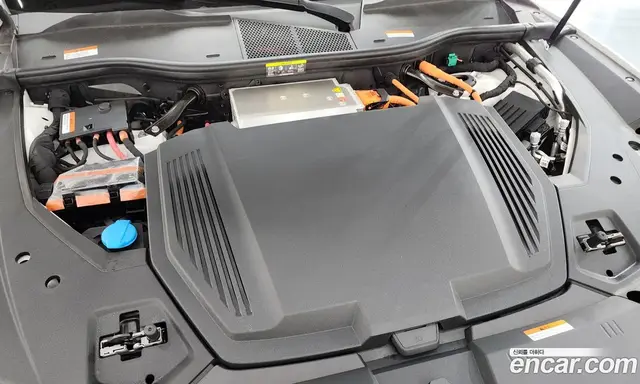 Audi Q8 e-tron 2024 0.3 АКПП, миниатюра 6