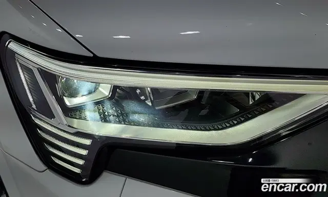 Audi Q8 e-tron 2024 0.3 АКПП, миниатюра 8
