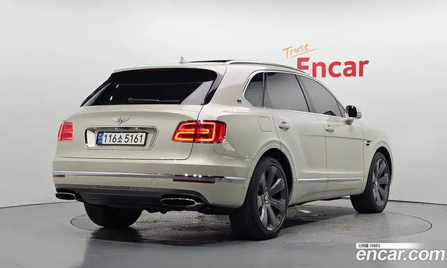 Bentley Bentayga 2018 6.0 АКПП, миниатюра 2 Bentley Bentayga 2018 6.0 АКПП, миниатюра 2