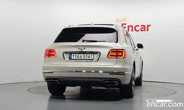 Bentley Bentayga 2018 6.0 АКПП, миниатюра 4 Bentley Bentayga 2018 6.0 АКПП, миниатюра 4