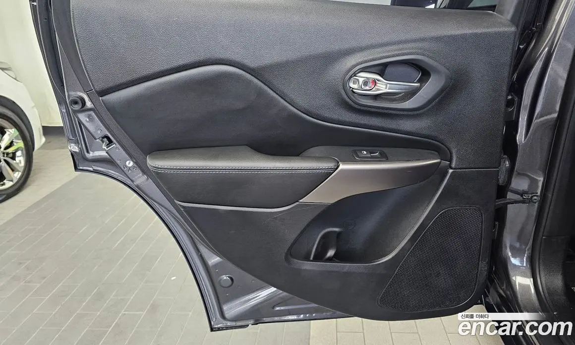 Jeep Cherokee 2019 2.4 АКПП, фото 15
