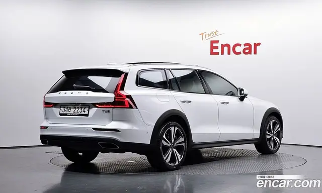 Volvo V60, 2019, 96 364 км