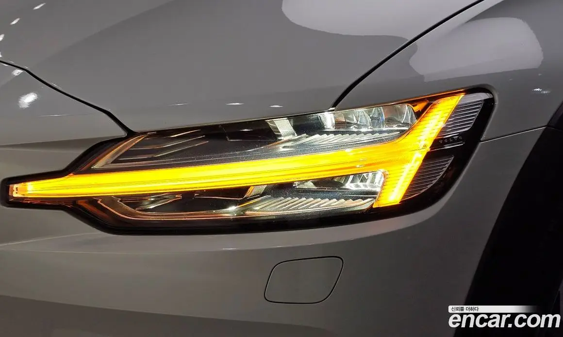 Volvo V60 2019 2.0 АКПП, фото 7
