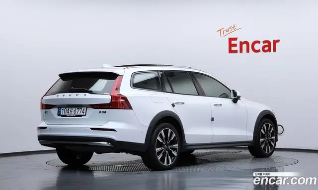 Volvo V60 2023 2.0 АКПП, миниатюра 2