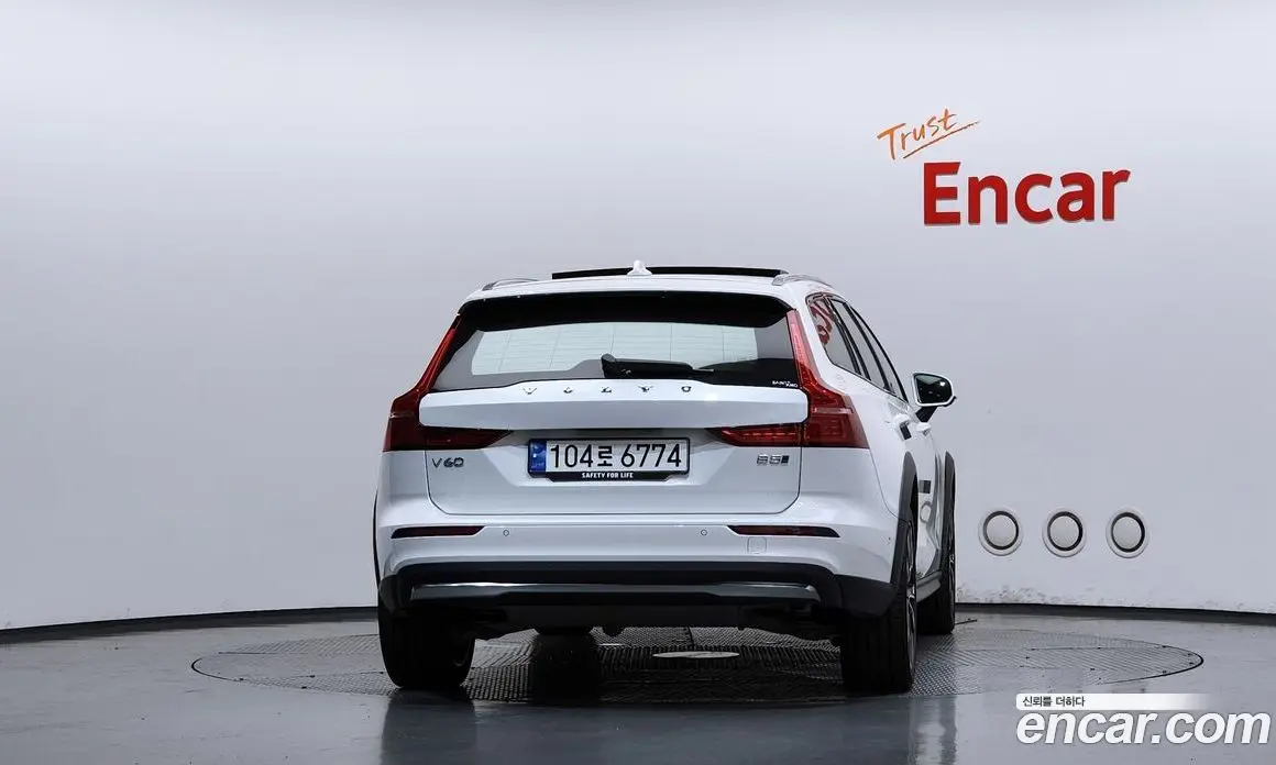 Volvo V60 2023 2.0 АКПП, фото 4