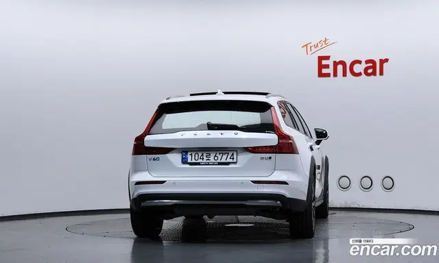 Volvo V60 2023 2.0 АКПП, миниатюра 4