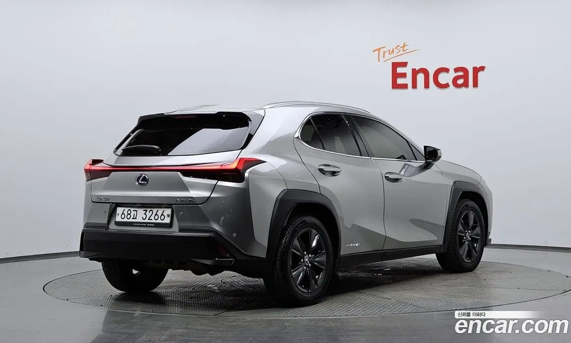 Lexus UX 2019 2.0 АКПП, фото 2 Lexus UX 2019 2.0 АКПП, фото 2