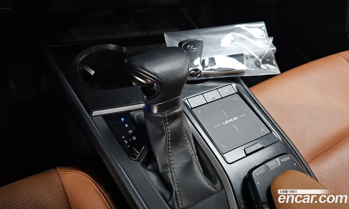 Lexus UX 2019 2.0 АКПП, фото 12