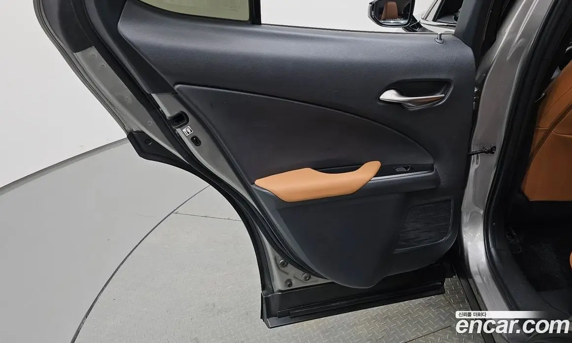 Lexus UX 2019 2.0 АКПП, фото 15