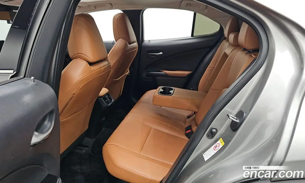 Lexus UX 2019 2.0 АКПП, фото 16 Lexus UX 2019 2.0 АКПП, фото 16