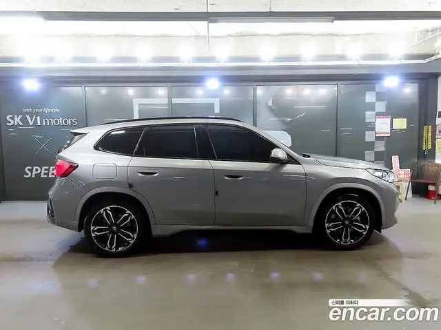 BMW iX1 2025 3.0 АКПП, миниатюра 3