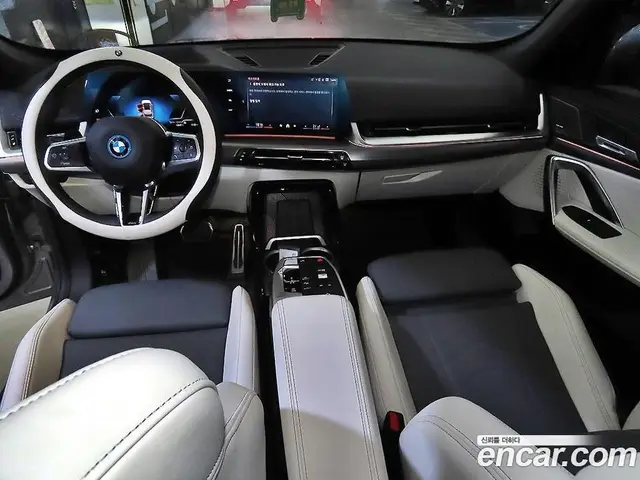 BMW iX1 2025 3.0 АКПП, миниатюра 10