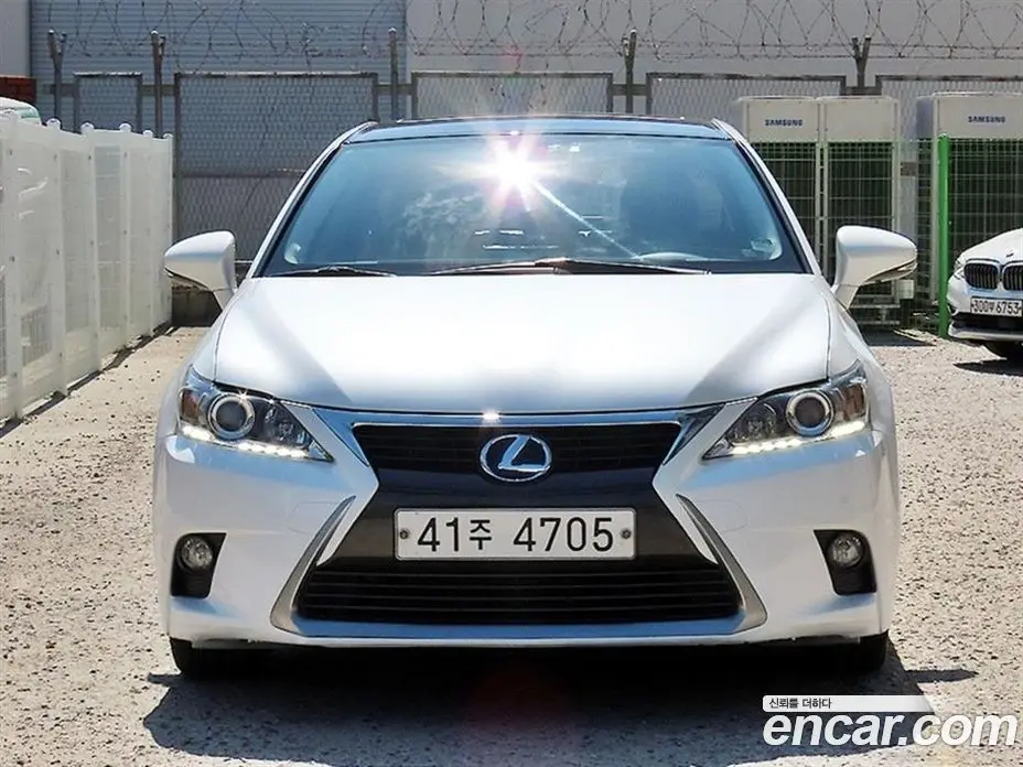 Lexus CT200h 2016 1.8 АКПП, фото 1 Lexus CT200h 2016 1.8 АКПП, фото 1