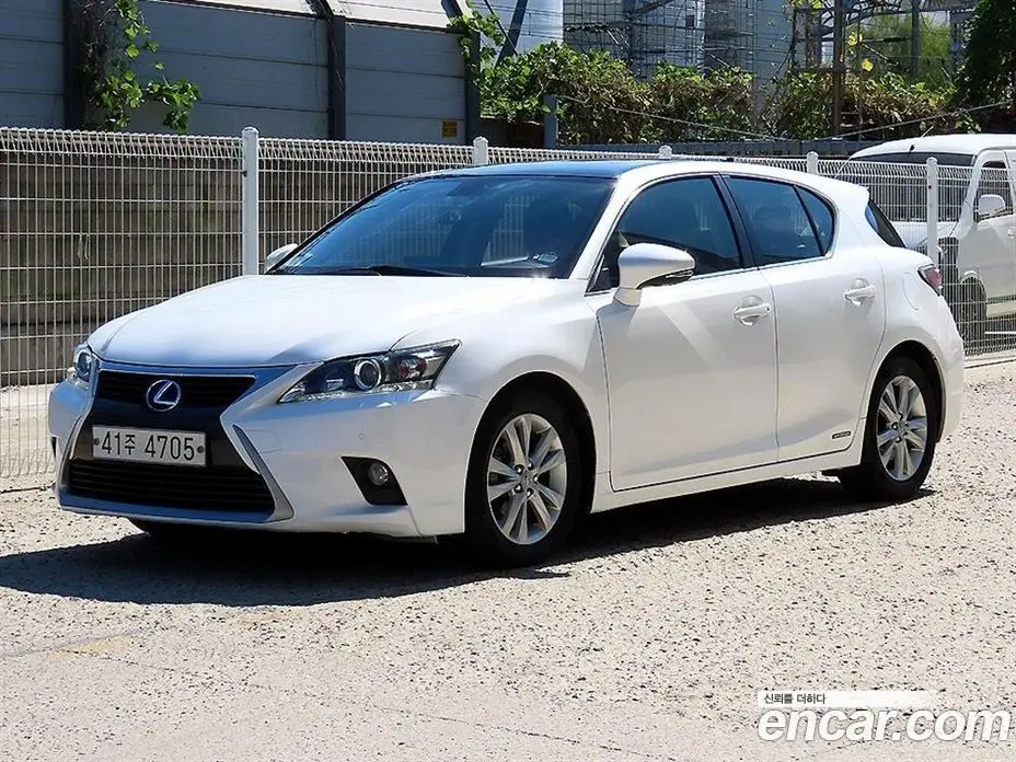 Lexus CT200h 2016 1.8 АКПП, фото 2 Lexus CT200h 2016 1.8 АКПП, фото 2