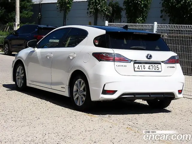 Lexus CT200h 2016 1.8 АКПП, миниатюра 3 Lexus CT200h 2016 1.8 АКПП, миниатюра 3