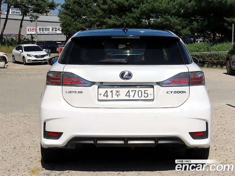 Lexus CT200h 2016 1.8 АКПП, фото 4 Lexus CT200h 2016 1.8 АКПП, фото 4