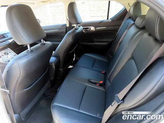 Lexus CT200h 2016 1.8 АКПП, миниатюра 6 Lexus CT200h 2016 1.8 АКПП, миниатюра 6