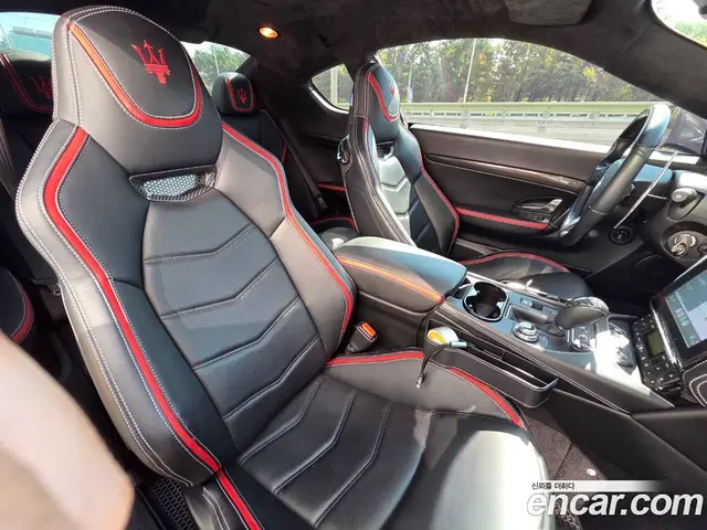 Maserati GranTurismo 2018 4.7 АКПП, миниатюра 7