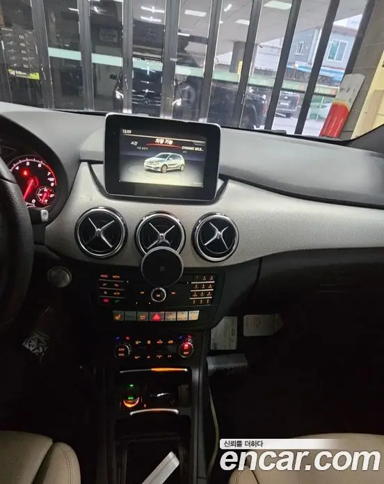 Mercedes-Benz B-Class 2018 2.0 АКПП, фото 13