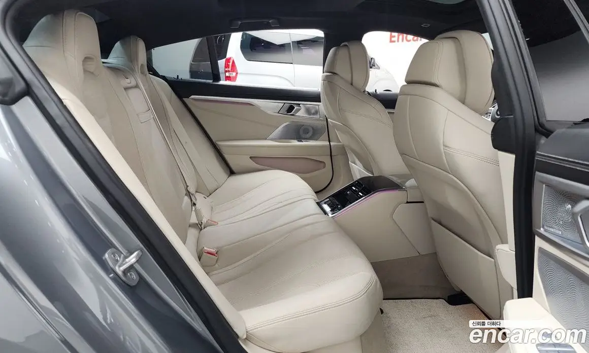 BMW 8 серия 2022 4.4 АКПП, фото 17
