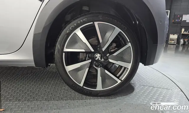 Peugeot 208 2022 0.1 АКПП, миниатюра 6