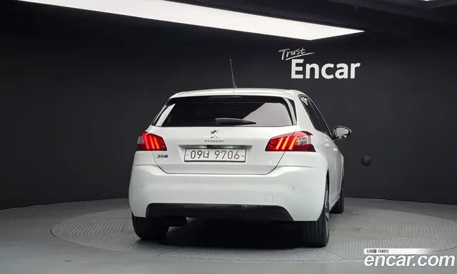 Peugeot 308 2017 1.6 АКПП, миниатюра 4 Peugeot 308 2017 1.6 АКПП, миниатюра 4