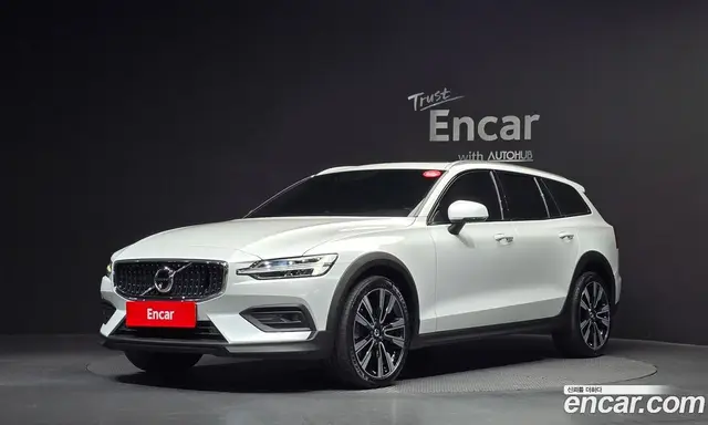 Volvo V60, 2021, 111 040 км
