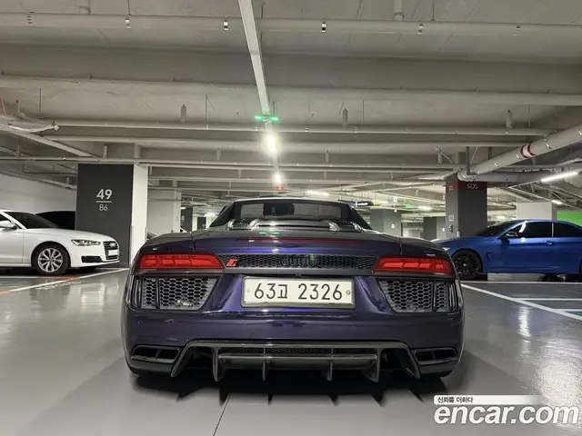 Audi R8 2017 5.2 АКПП, миниатюра 5