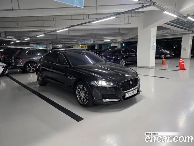 Jaguar XF 2018 2.0 АКПП, миниатюра 2 Jaguar XF 2018 2.0 АКПП, миниатюра 2