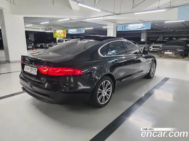 Jaguar XF 2018 2.0 АКПП, миниатюра 4 Jaguar XF 2018 2.0 АКПП, миниатюра 4