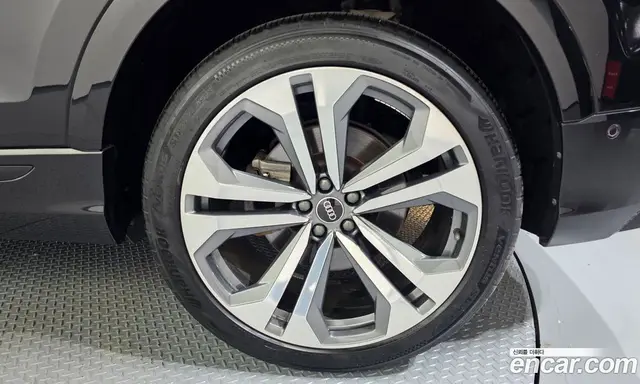 Audi Q8 2023 3.0 АКПП, миниатюра 7