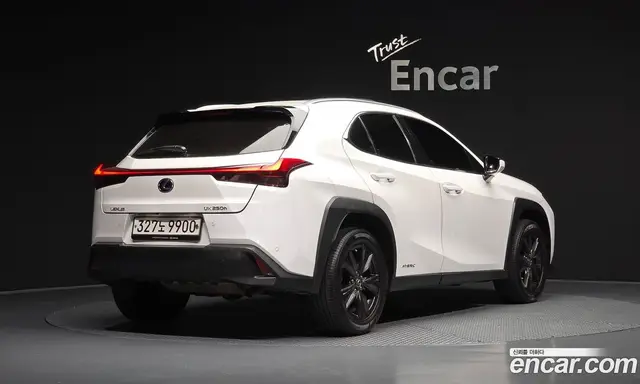 Lexus UX, 2019, 81 610 км