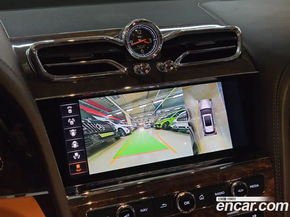 Bentley Bentayga 2021 4.0 АКПП, фото 13