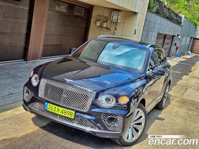 Bentley Bentayga 2021 4.0 АКПП, миниатюра 3