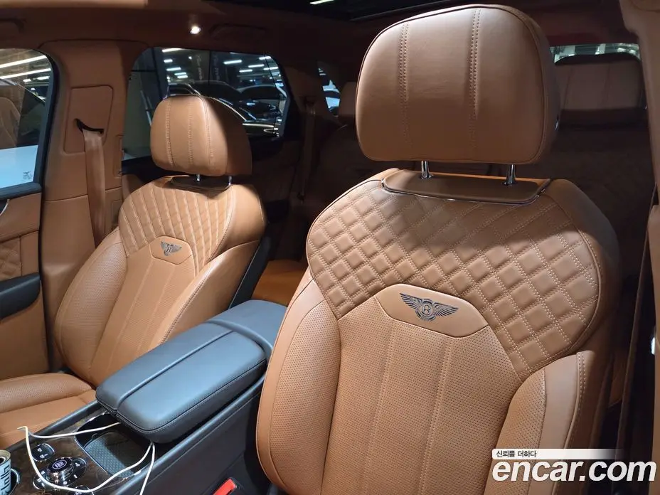 Bentley Bentayga 2021 4.0 АКПП, фото 9