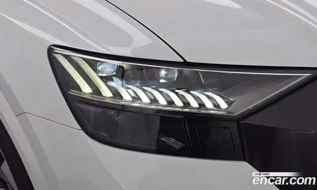 Audi RSQ8 2021 4.0 АКПП, миниатюра 8