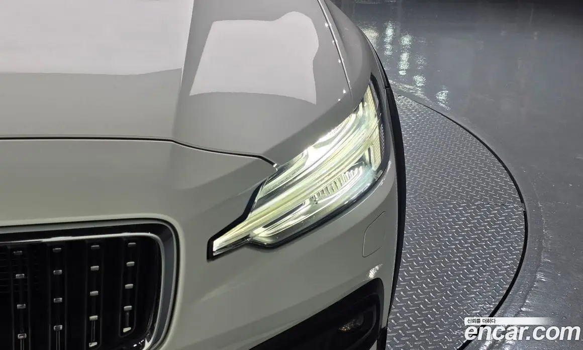 Volvo V60 2019 2.0 АКПП, фото 7