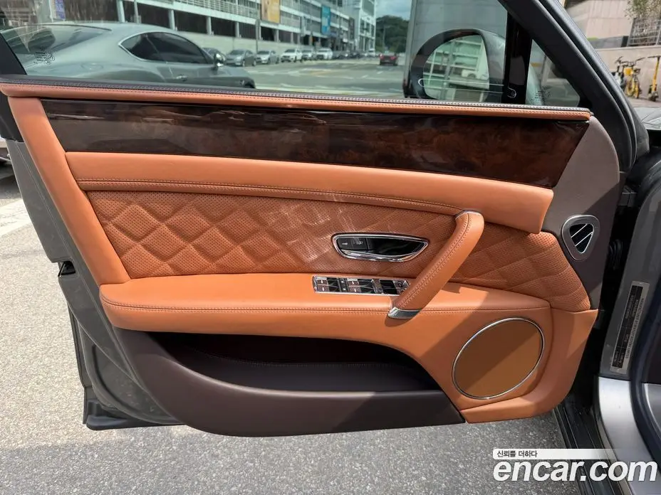 Bentley Flying Spur 2018 4.0 АКПП, фото 12