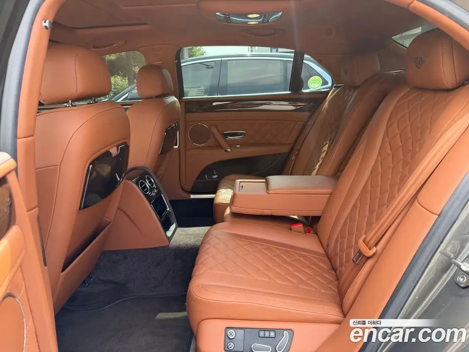 Bentley Flying Spur 2018 4.0 АКПП, фото 17