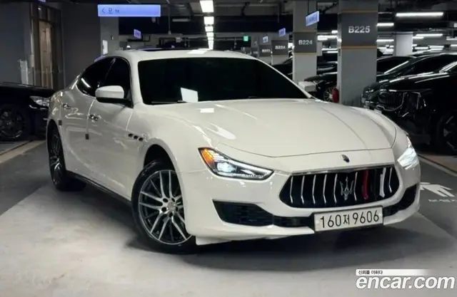 Maserati Ghibli, 2018, 199 000 км